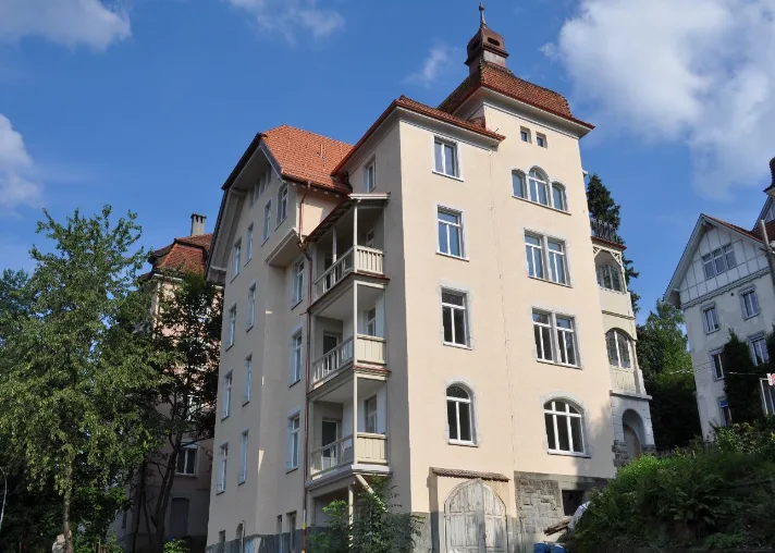 Charmante 2.5-Zimmer-Dachgeschosswohnung mit 71 m² an bevorzugter Lage