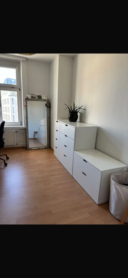 Zimmer in 2er WG frei