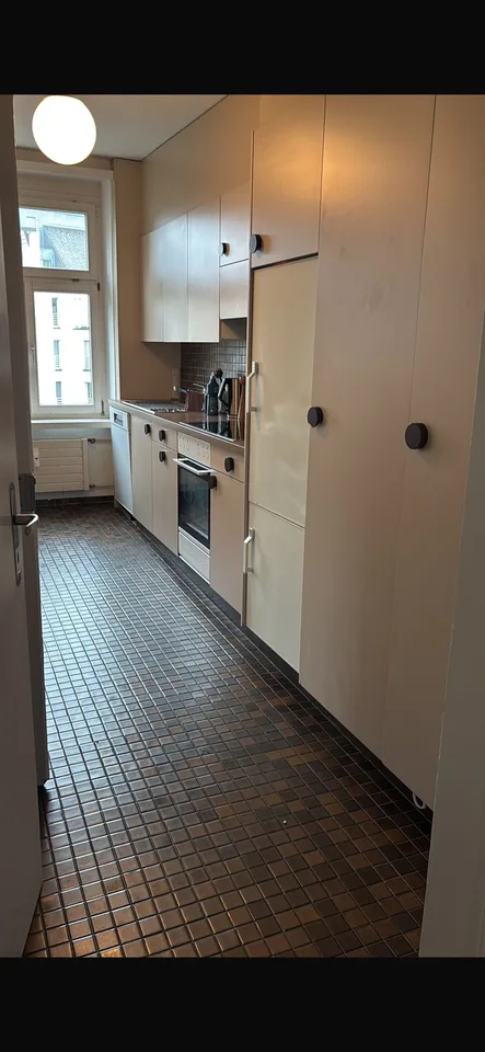 Zimmer in 2er WG frei