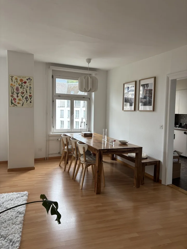 Zimmer in 2er WG frei