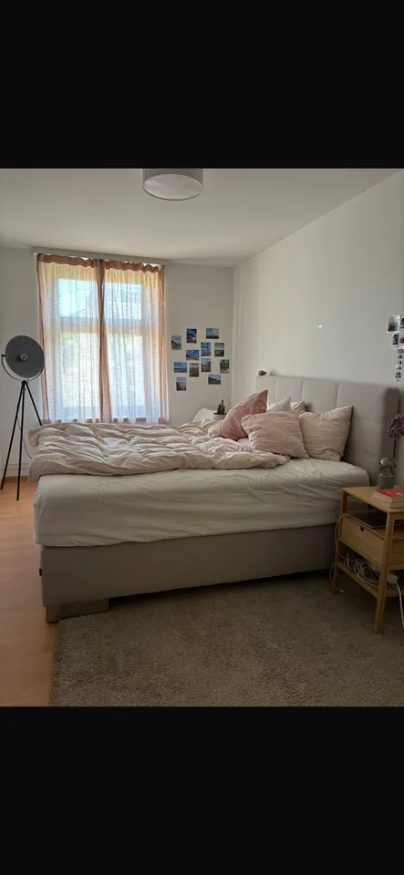 Zimmer in 2er WG frei