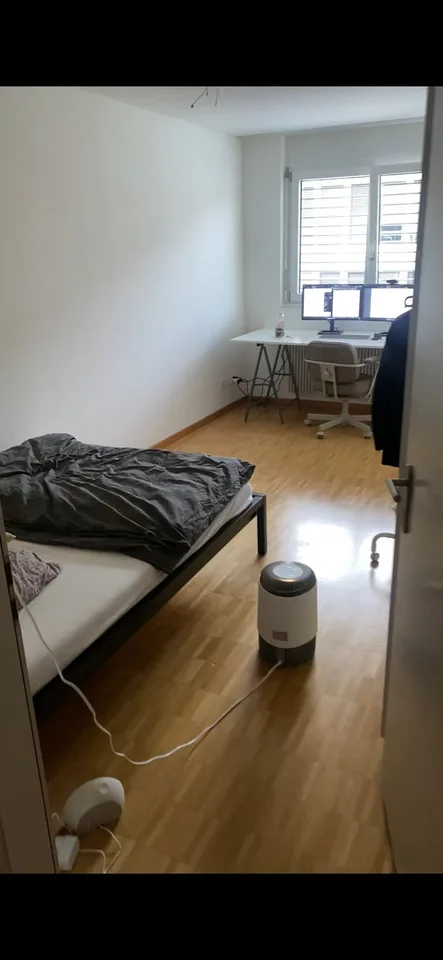 Möbliertes Zimmer in 4er-WG über zwei Stockwerke – 2 Min zum Bahnhof, top ausgestattet