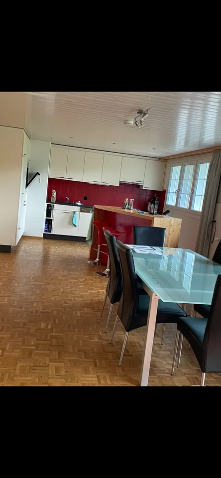 Grosszügige 3.5-Zimmerwohnung mit Balkon, Sitzplatz & 2 Parkplätzen in Trogen AR