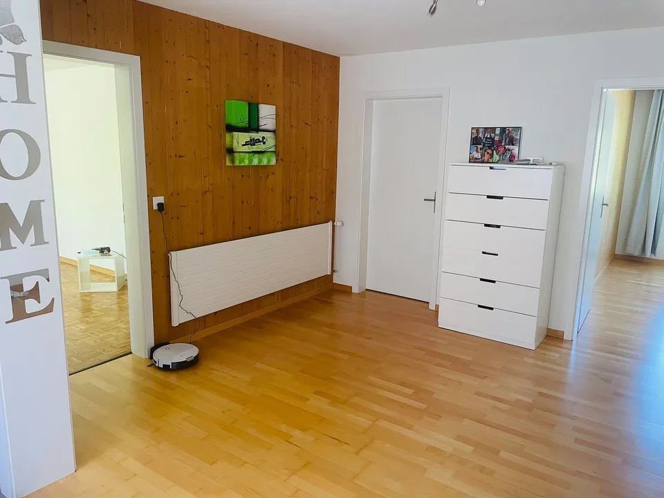 Grosszügige 3.5-Zimmerwohnung mit Balkon, Sitzplatz & 2 Parkplätzen in Trogen AR