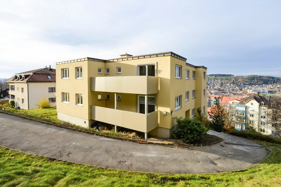 SANIERTE & MODERNE 4.5 ZIMMERWOHNUNG
