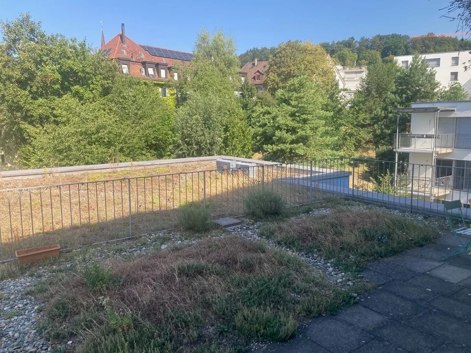 Appartement lumineux, situé au centre, près de la gare de Wipkingen