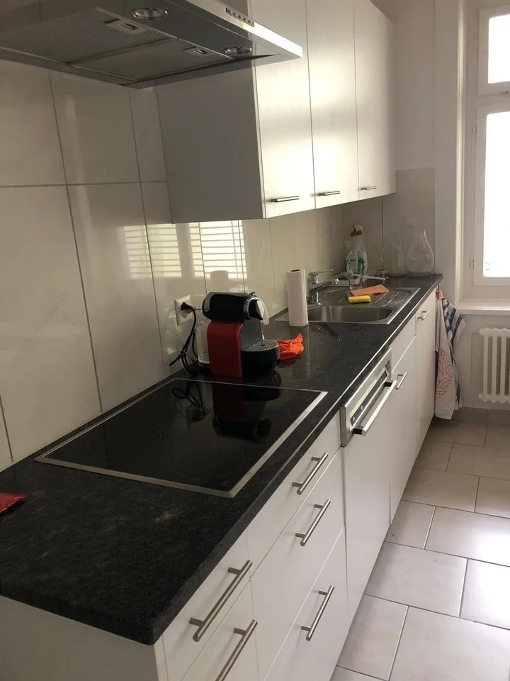 Möbliertes WG-Zimmer in Altbauwohnung