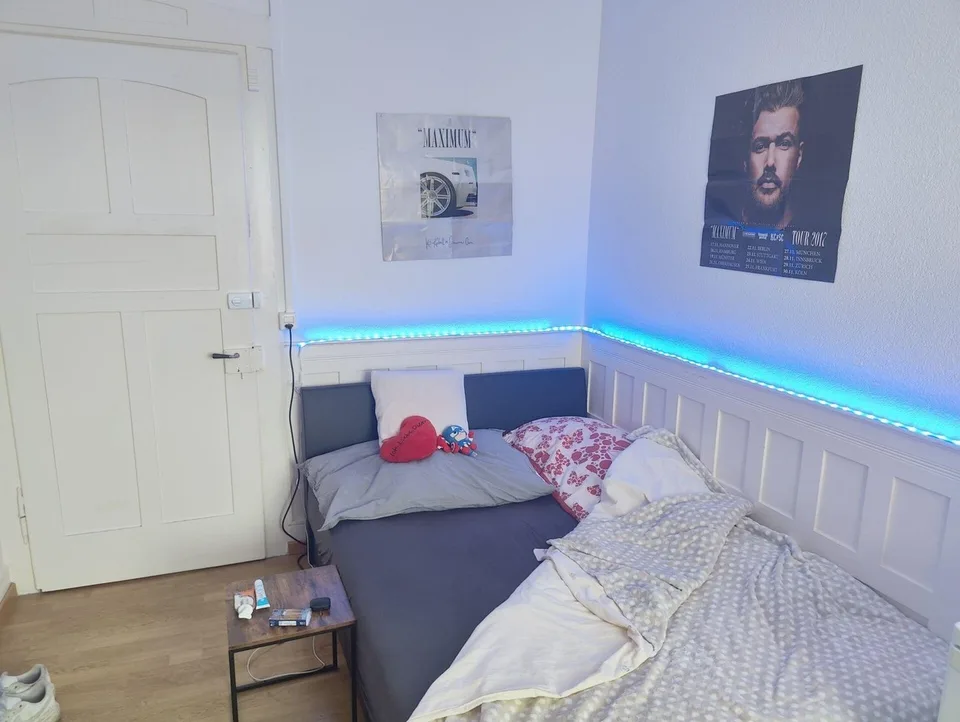 Möbliertes WG-Zimmer in Altbauwohnung