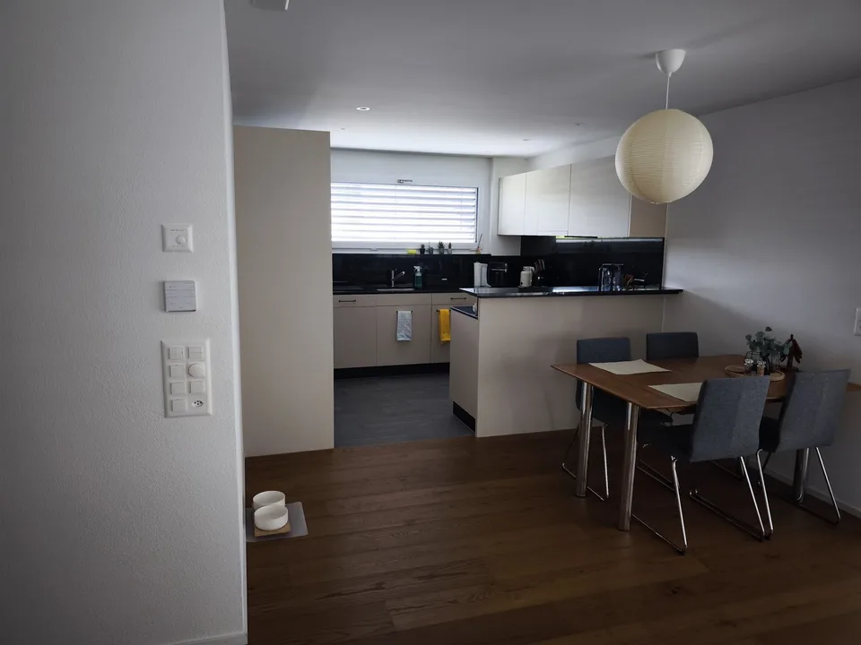 Möblierte 3.5-Zimmer Wohnung in Adlikon – befristet zu vermieten