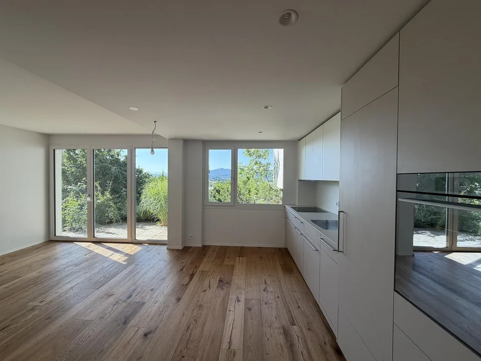 Hochwertige 2.5-Zimmer-Einliegerwohnung mit privatem Aussenbereich und Üetlibergblick