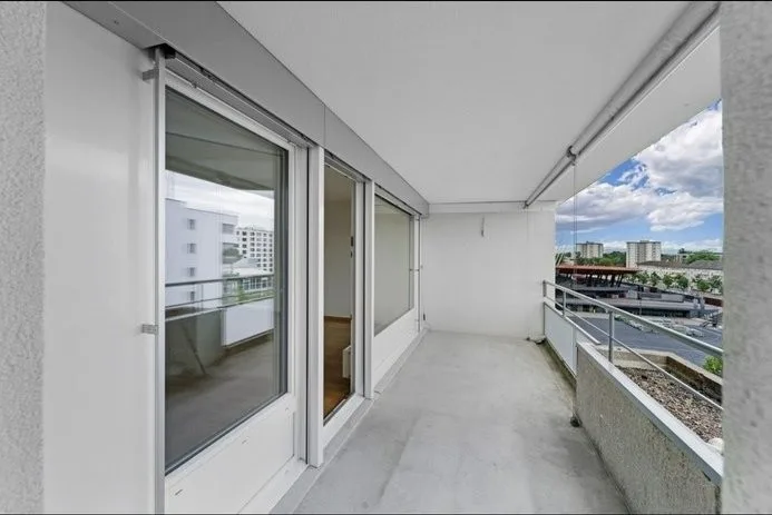 Offene und helle 2 1/2 Zi-Wohnung