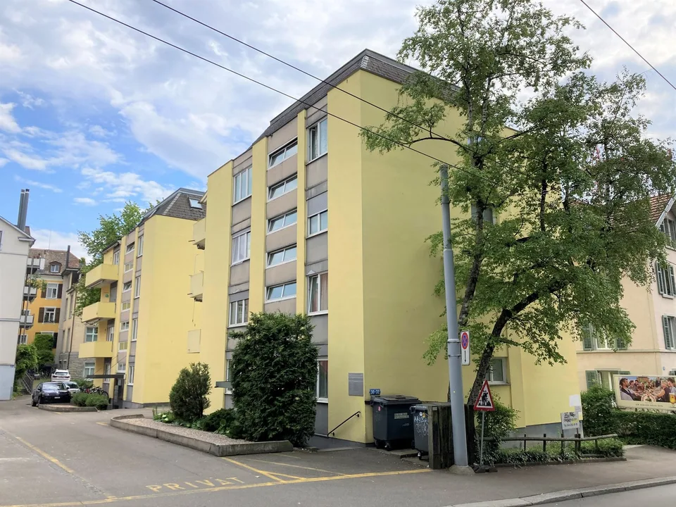 Grosszügige Büro-/Praxisräume unweit vom Hegibachplatz