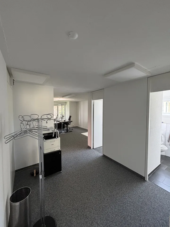Grosszügige Büro-/Praxisräume unweit vom Hegibachplatz