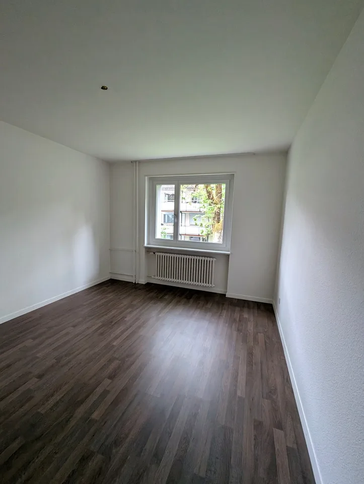 Dein Zuhause auf 80 m2: möbliertes Zimmer + ganze Design-Wohnung, Bali-Bad, Balkon - all inclusive