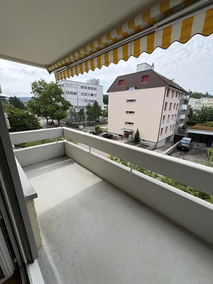 Grosses WG-Zimmer in 3er WG in Dietikon
