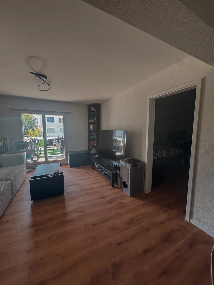 Moderne, lichtdurchflutete 2.5-Zimmer-Wohnung mit 15m² Balkon – ruhig & direkt beim Bahnhof Möhlin
