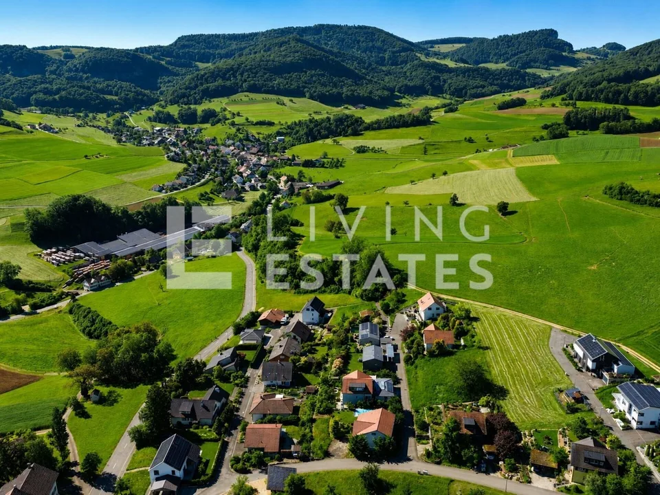 BAULAND MIT WEITBLICK UND NATURVERBUNDENHEIT