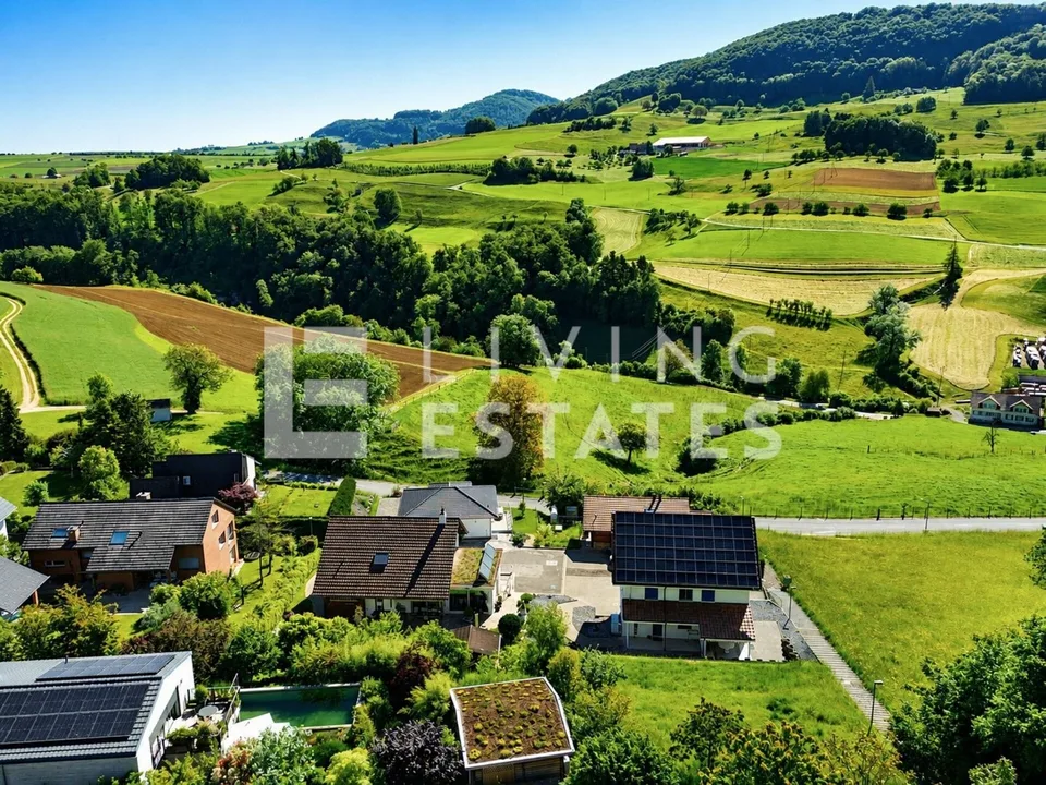 BAULAND MIT WEITBLICK UND NATURVERBUNDENHEIT
