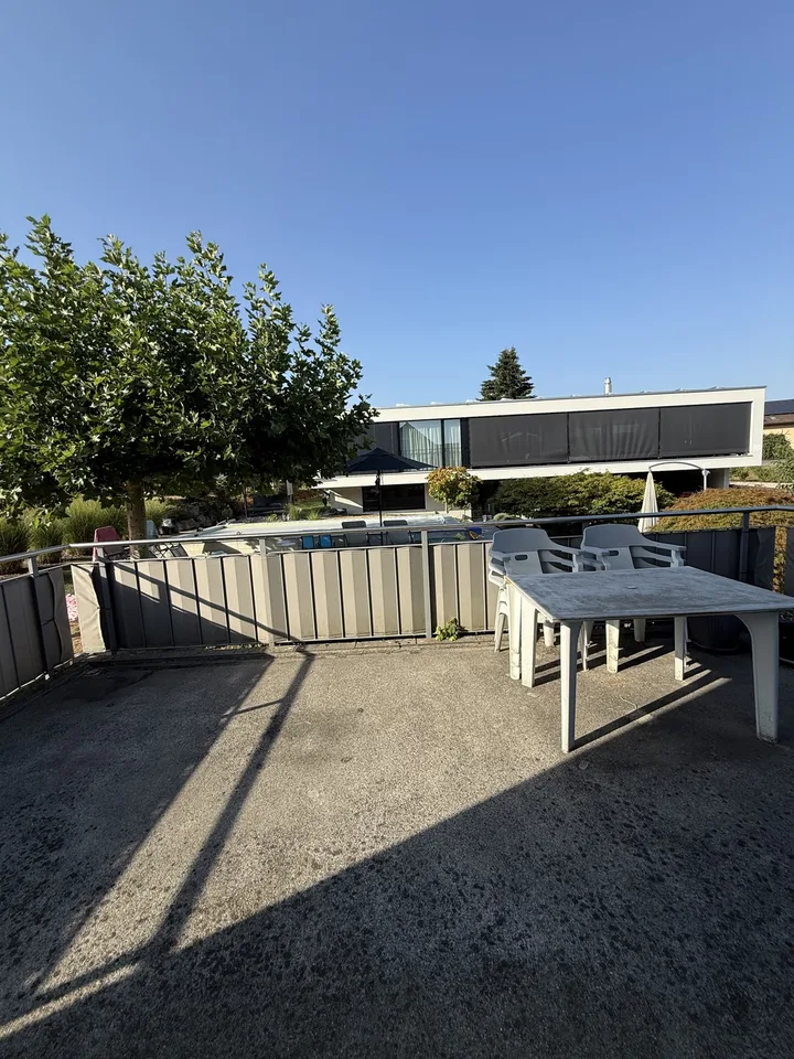 Duplex 2.5 pièces à Gals – 2 places de parc – CHF 1'500 charges comprises