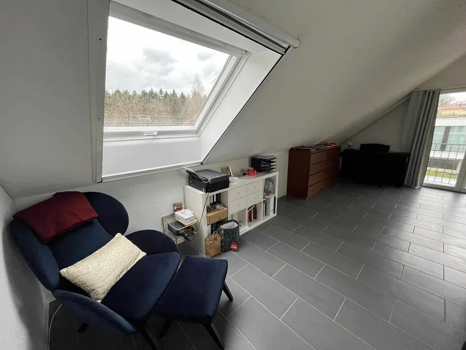 Duplex 2.5 pièces à Gals – 2 places de parc – CHF 1'500 charges comprises