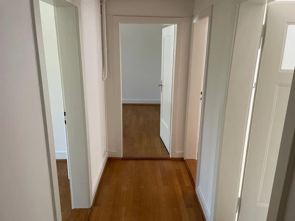 zwei 3 ZWG Altbau mit je zwei Balkonen (befristet)