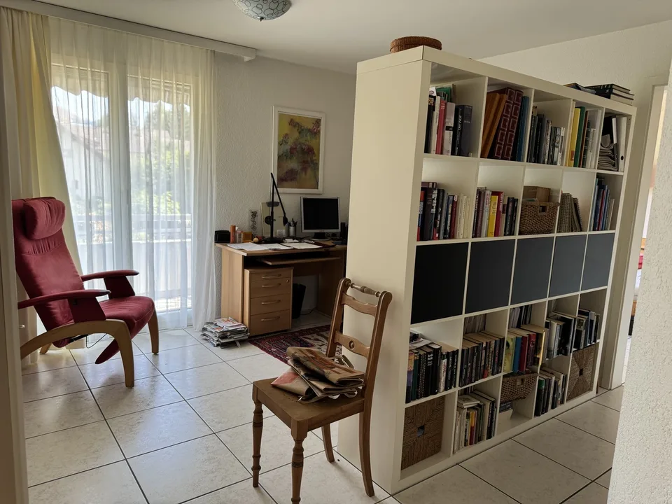 3 Zimmerwohnung im beliebten Lindenquartier mit ESH Platz