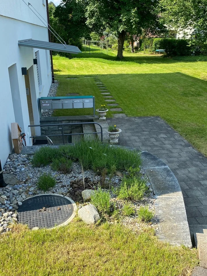 Schön sanierte 3.5 Zimmerwohnung im Grünen