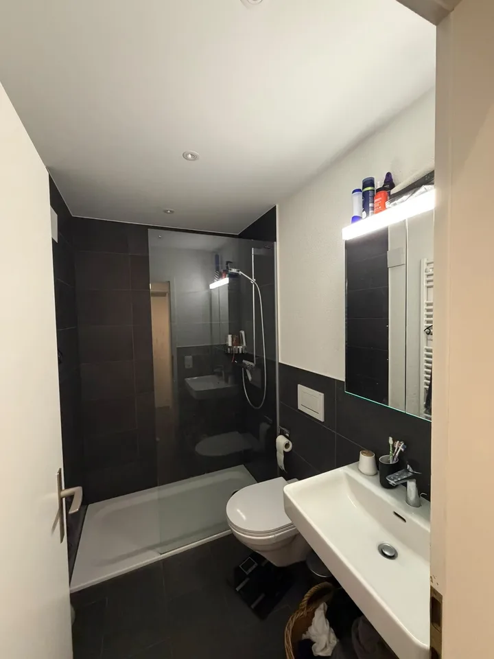 WG Zimmer in 3.5 Zimmer Wohnung