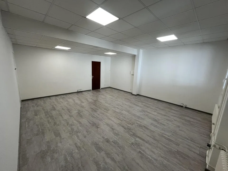 Ufficio spazioso agli Acacias.