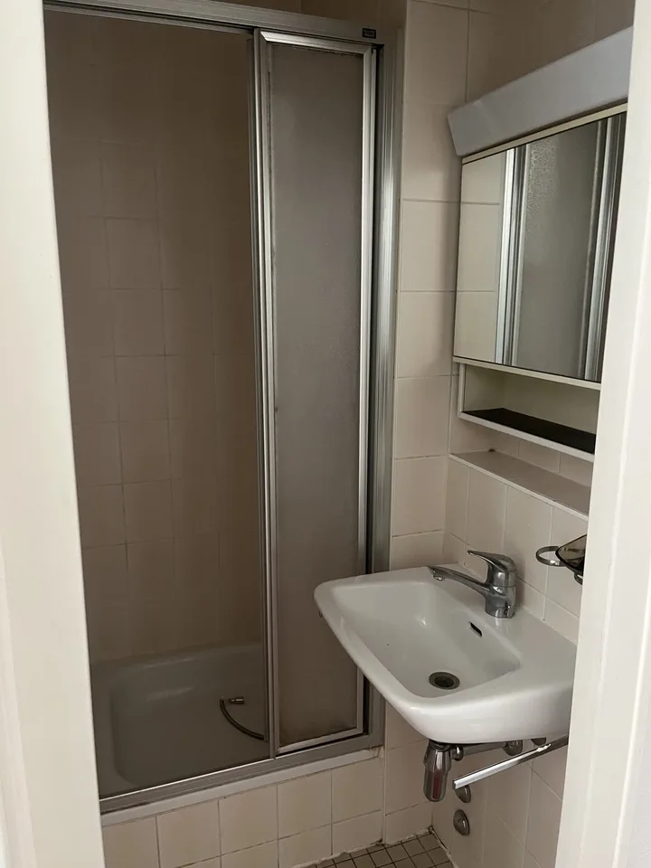 Chambre meublée