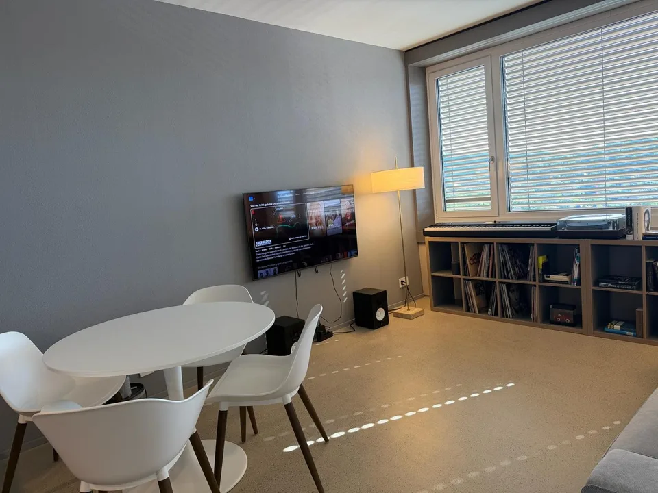 Moderne 2-Zimmer-Wohnung mit atemberaubendem Ausblick in Oerlikon