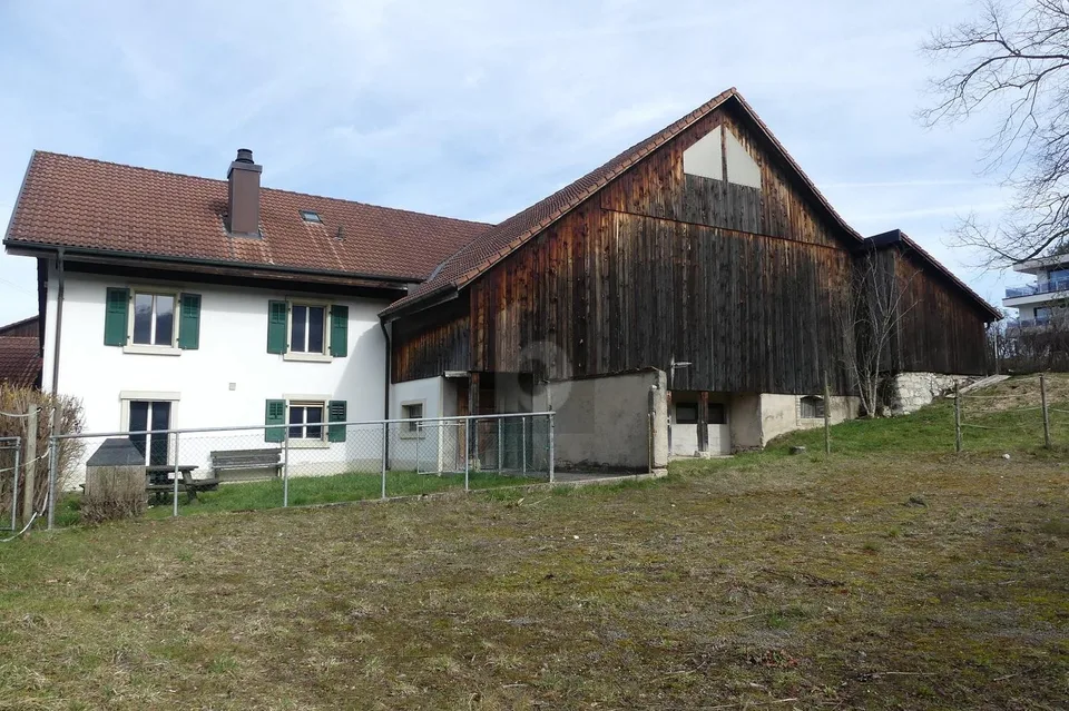MAISON DE CAMPAGNE ( IDÉAL POUR ANIMAUX )