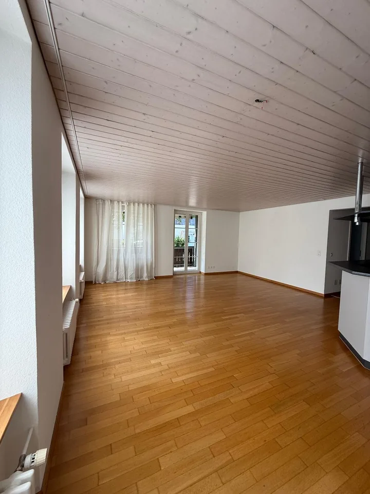 Helle 3-Zimmerwohnung mit grossem Balkon und Gartenzugang in Bubendorf