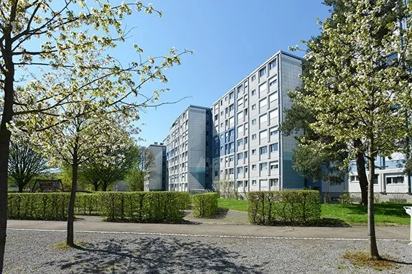 Grosszügige Wohnung mit Gartensitzplatz