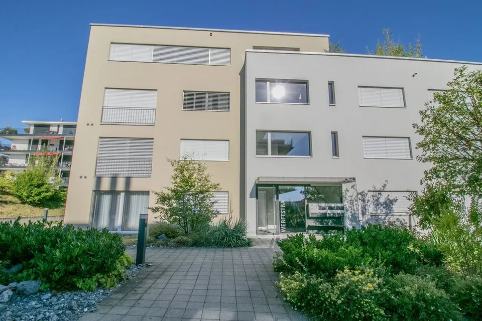 Attraktive Familienwohnung an ruhiger Seelage
