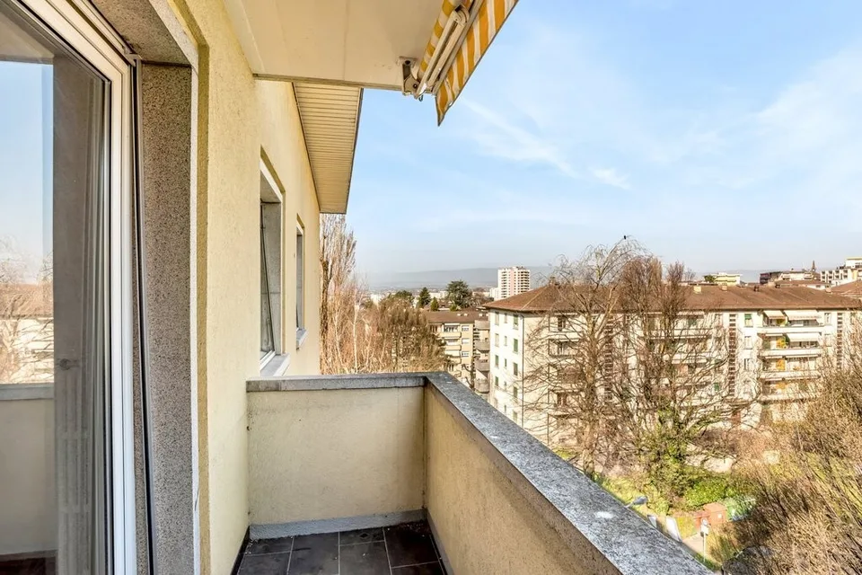 Quiet neighborhood and close to all amenities
