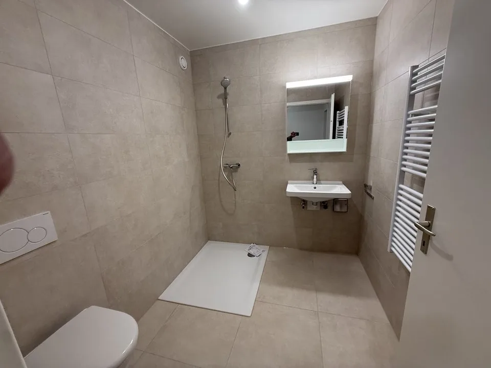 Fully renovated 4-room apartment No. 01 on the ground floor