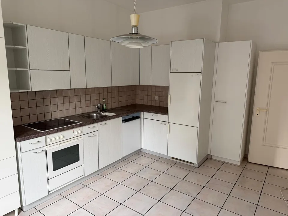 Grosszügige 3½-Zimmer-Wohnung mit Balkon in Biel /  Spacious 3.5-Room Apartment with Balcony in Biel
