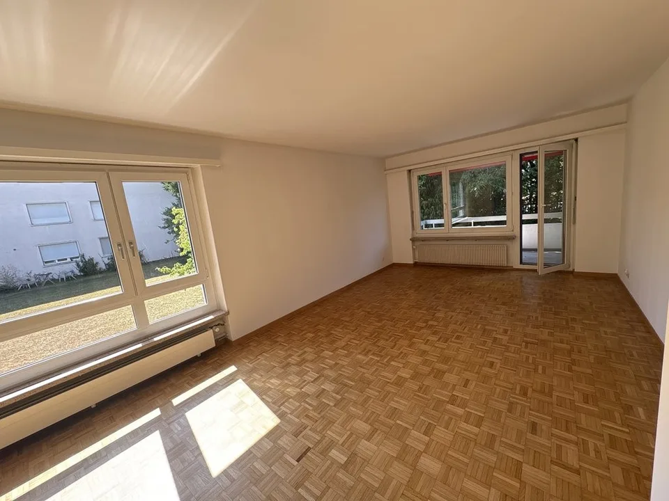 Grosszügige 5-Zimmer-Wohnung im Hochparterre