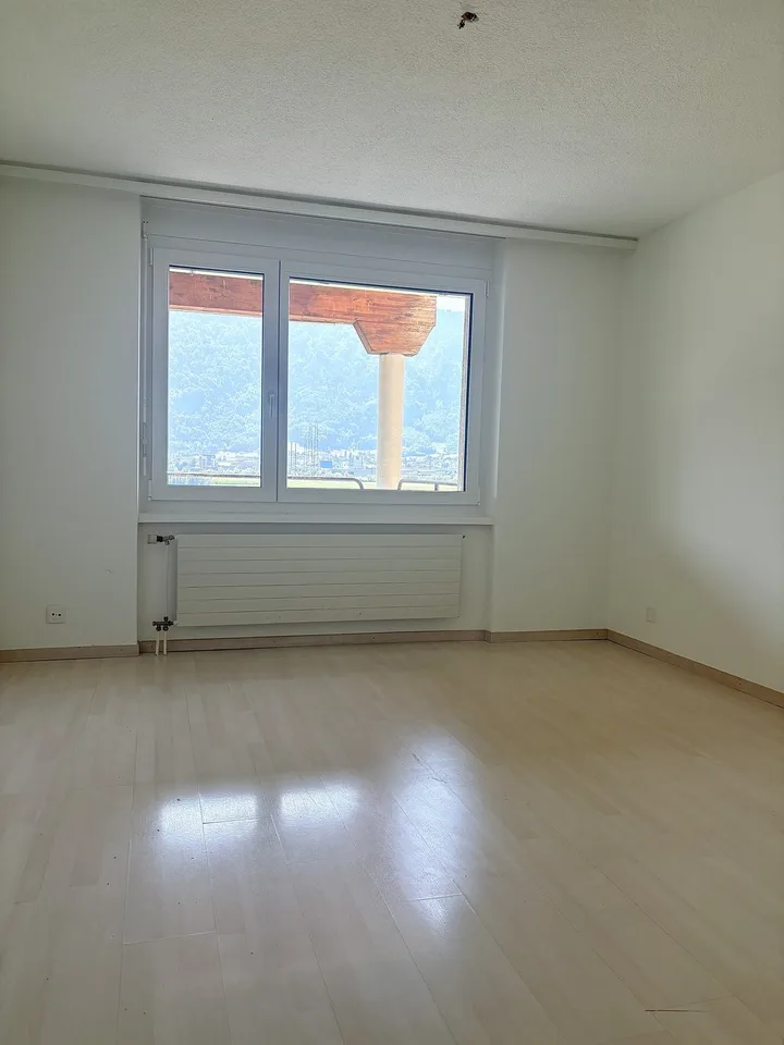 Familienfreundliche 4.5-Zimmer-Dachwohnung mit schöner Weitsicht