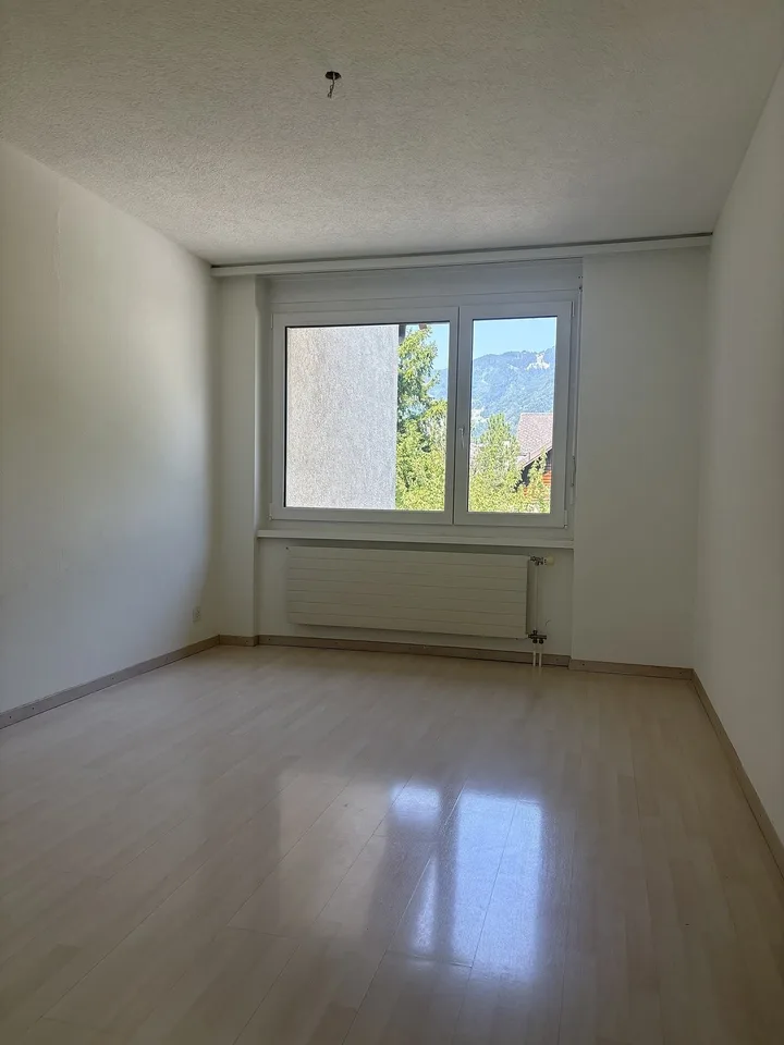 Familienfreundliche 4.5-Zimmer-Dachwohnung mit schöner Weitsicht