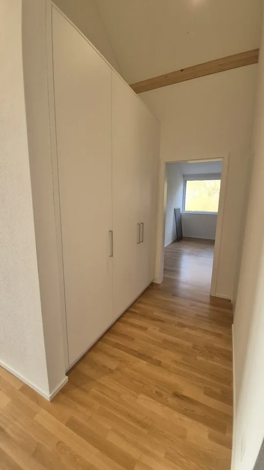 Helle 2.5 Zimmer Wohnung im Dachgeschoss