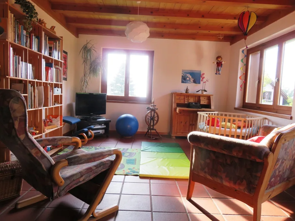 Einfamilienhaus mit grossem Garten und Wintergarten
