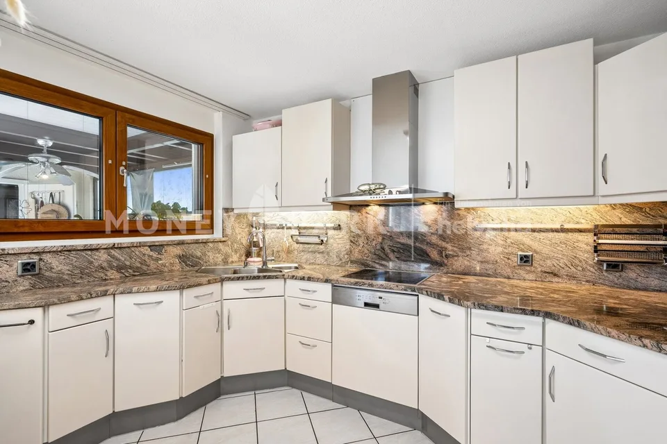 Maison unifamiliale unique de 6.5 pièces avec vue panoramique