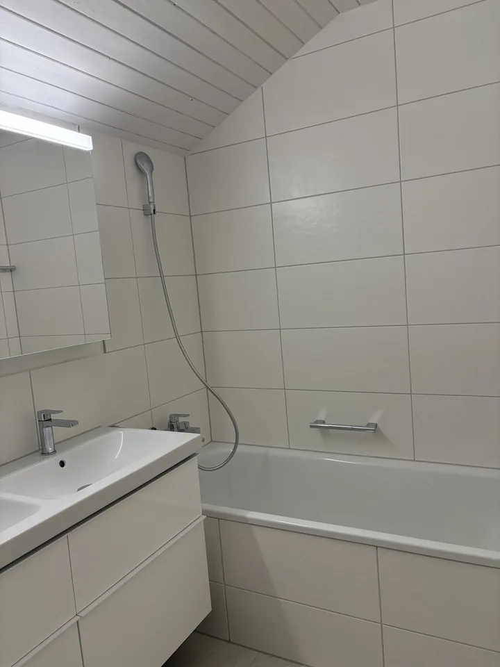 Familienfreundliche 4.5-Zimmer-Dachwohnung mit schöner Weitsicht