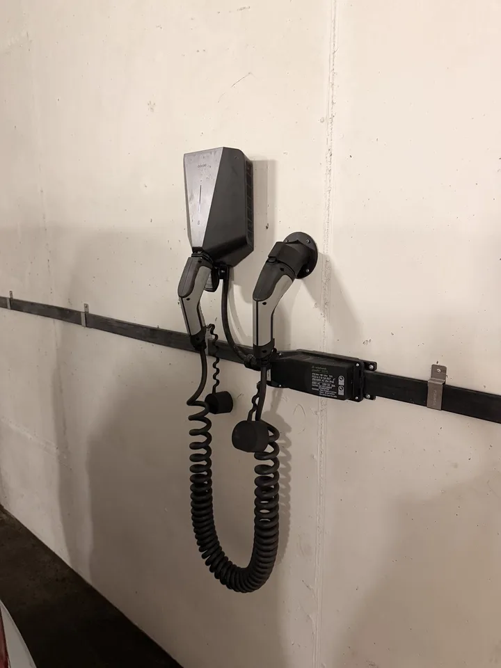 Moderne Tiefgaragenparkplätze im Zentrum von Geroldswil