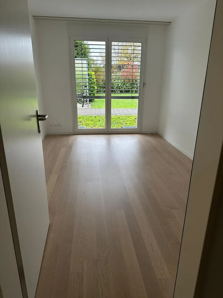 4.5-Zimmer Parterre-Wohnung in Fällanden