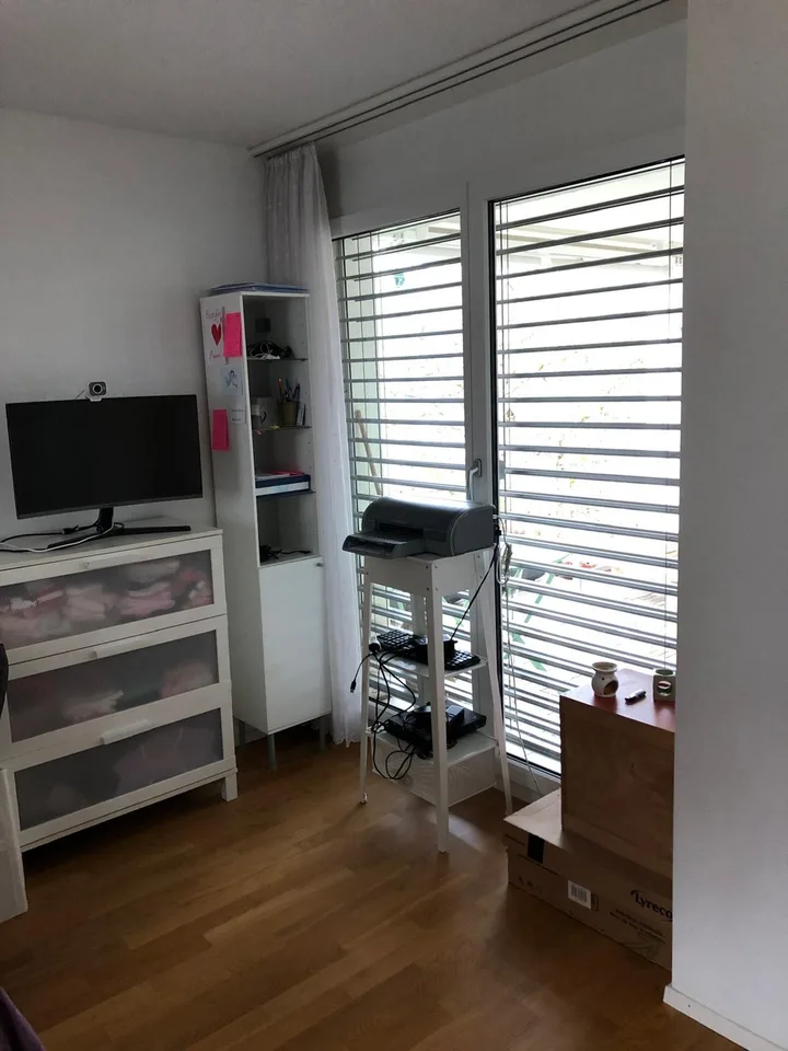 Helles und geräumige WG Zimmer in Stallikon ab 15 September