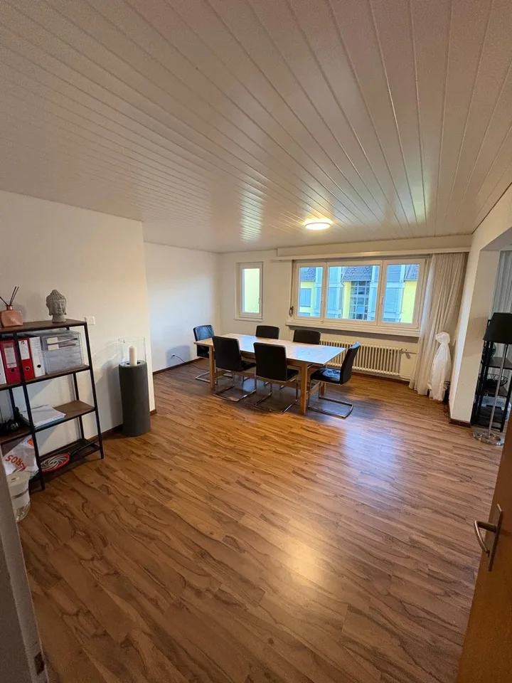 3-Zimmer-Wohnung – grosszügig, preiswert und teilsaniert