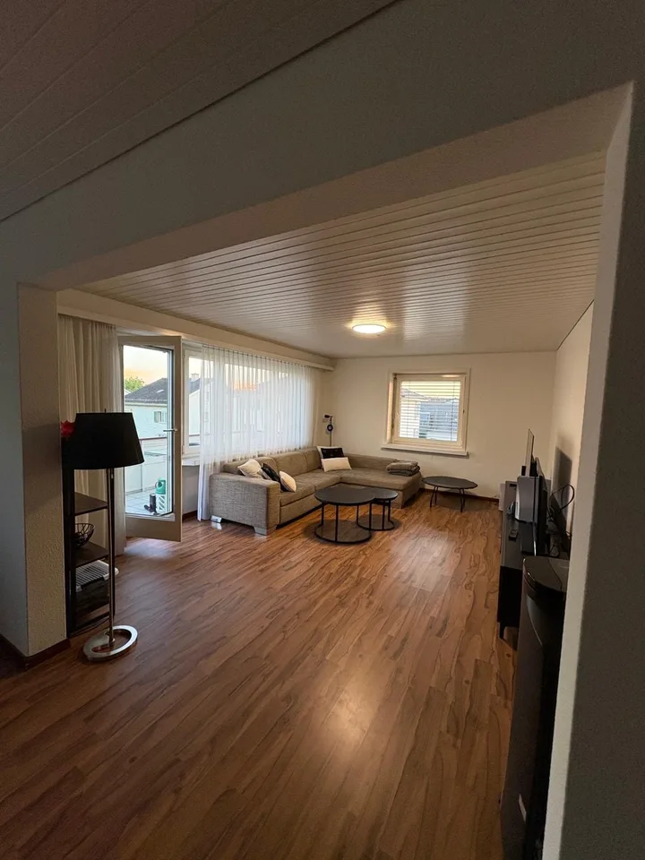 3-Zimmer-Wohnung – grosszügig, preiswert und teilsaniert